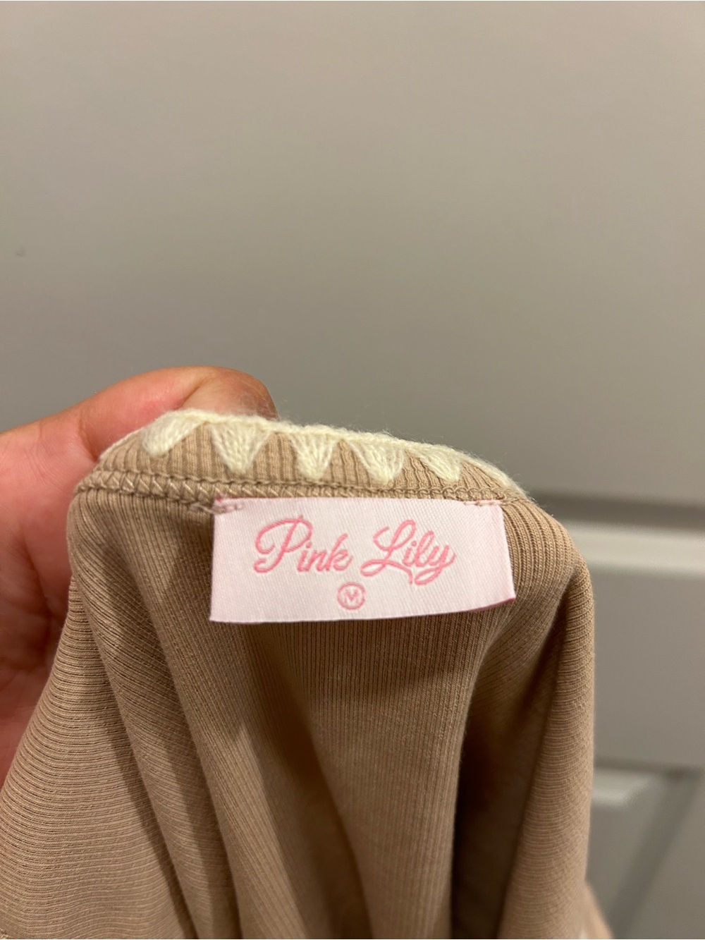 Pink Lily Beige Ribbed Bodysuit Crochet Trim Sleeveless Stretch Tank Medium - Picture 4 of 5